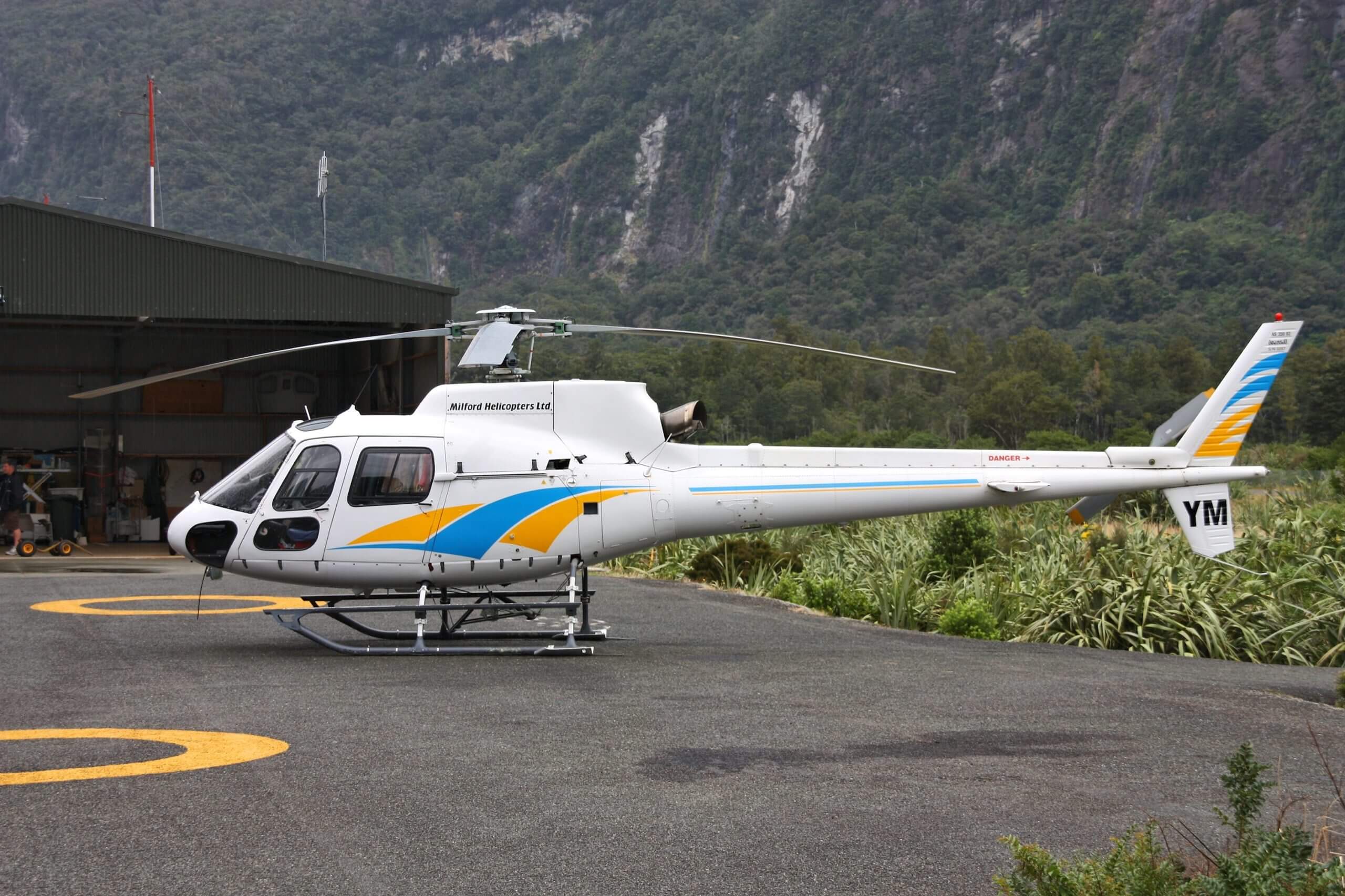 Airbus AS350