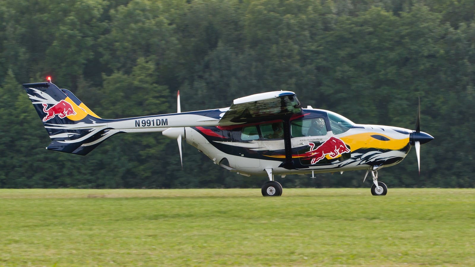 Cessna 337D Super Skymaster N991DM at Hahnweide in September2013