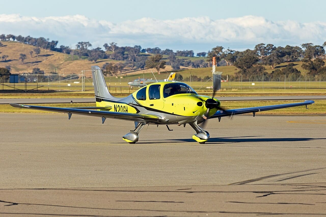 Cirrus SR22T G7 GTS N20GH taxiing at Wagga Wagga Airport